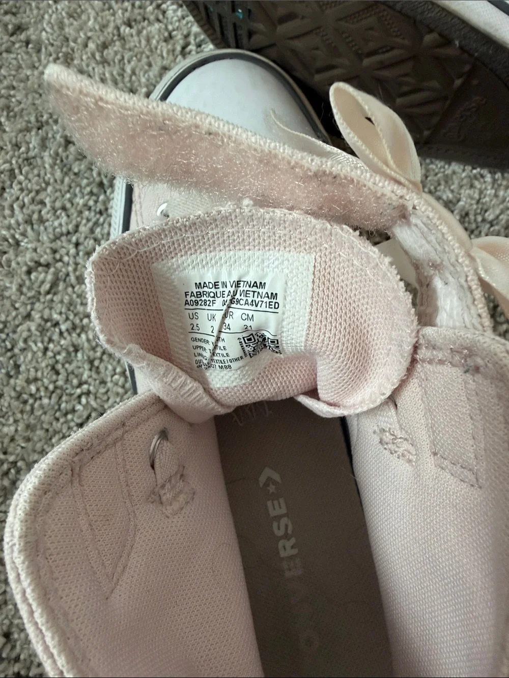 Converse Chuck Taylor Ruffles + Bows shoes kids 2.5
